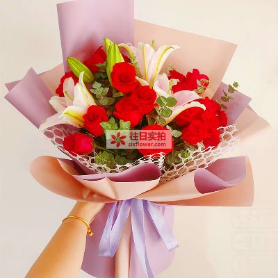 咸宁18朵红玫瑰百合,真情相守一生